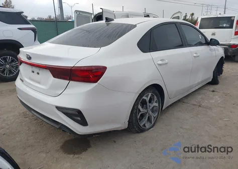 2021 Kia Forte Lxs z USA, uszkodzony, nr VIN 3KPF24AD4ME396959
